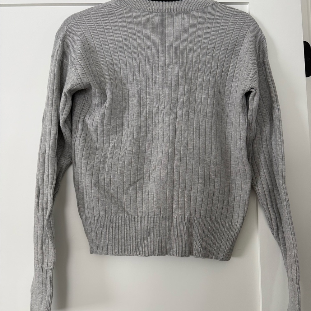 Marled Gray Knit Cardigan with Black Trim - Picture 4 of 8